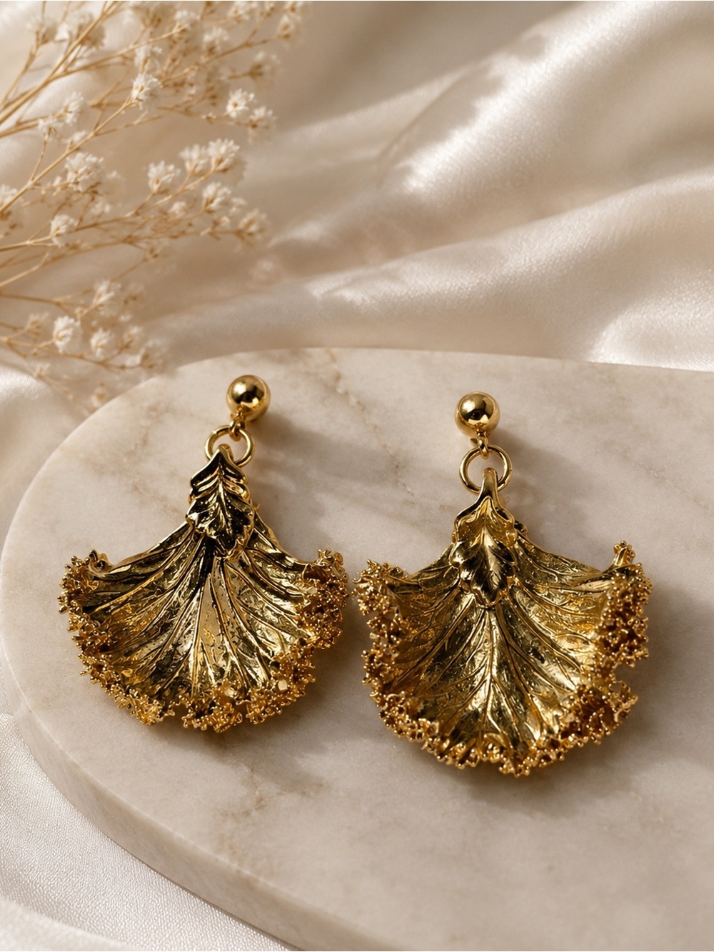 Golden Leaf Textured Earrings 🐹